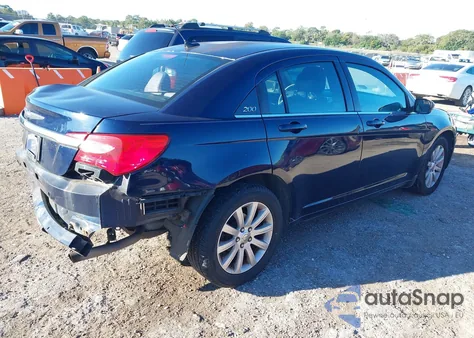 2013 Chrysler 200 Touring z USA, uszkodzony, nr VIN 1C3CCBBB3DN593297